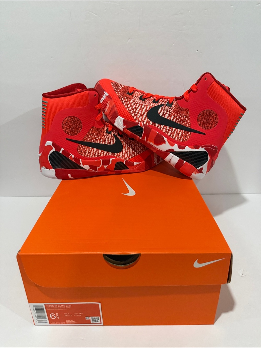 Kobe 9 Elite Protro 'Christmas' (GS) Sz: 6.5 (HJ9446-600)